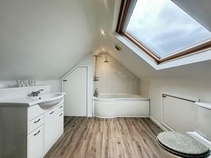 2nd Bathroom- click for photo gallery